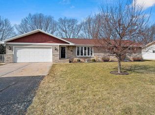 1511 S Van Dyke Rd, Appleton, WI 54914