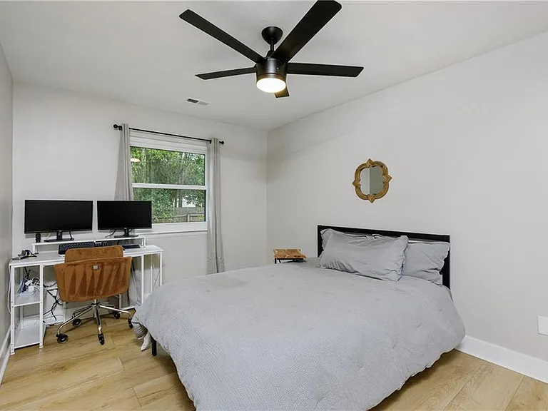 2201 Hunters Wood Way — Photo 22