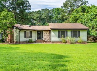 2450 Oak Ln, West Point, VA 23181