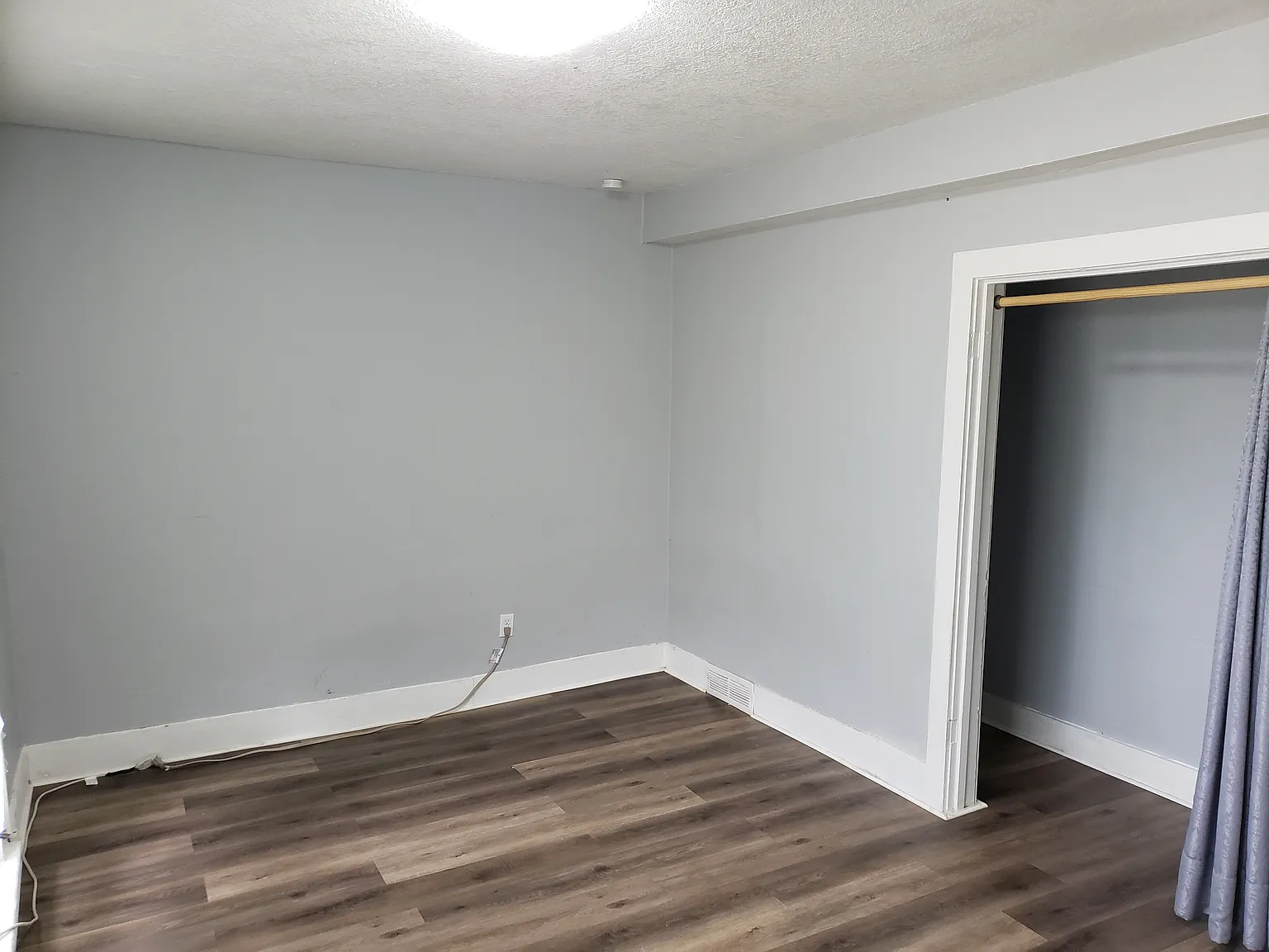 Adel 5-Plex — Photo 1