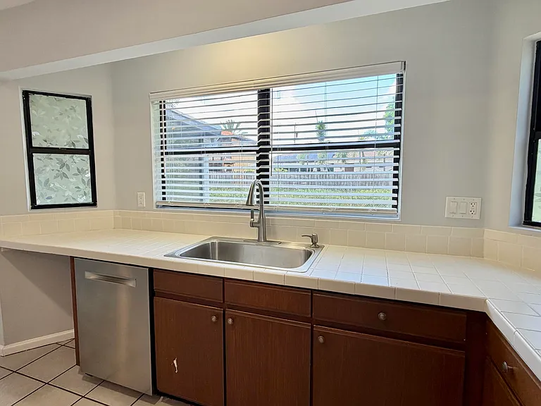 6048 Garrett St — Photo 15