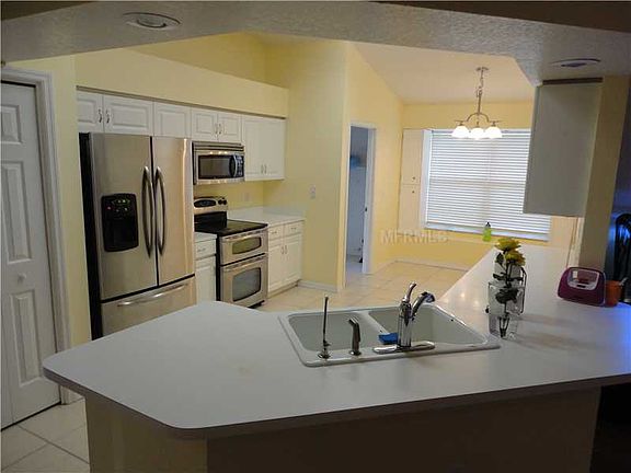 3rd image of 28850 Raindance Ave