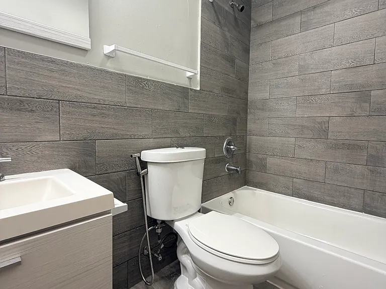 143 Sheffield Ave #4-A — Photo 6