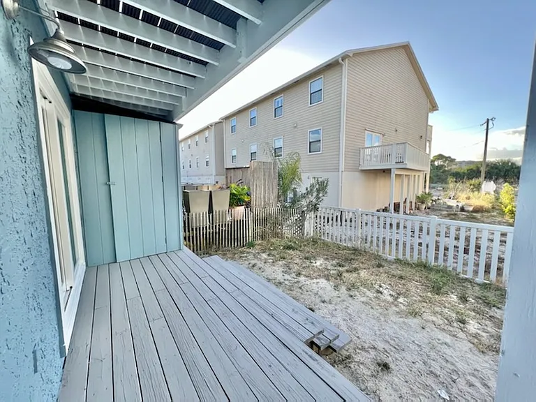 1 Gulf Breeze Ct — Photo 32