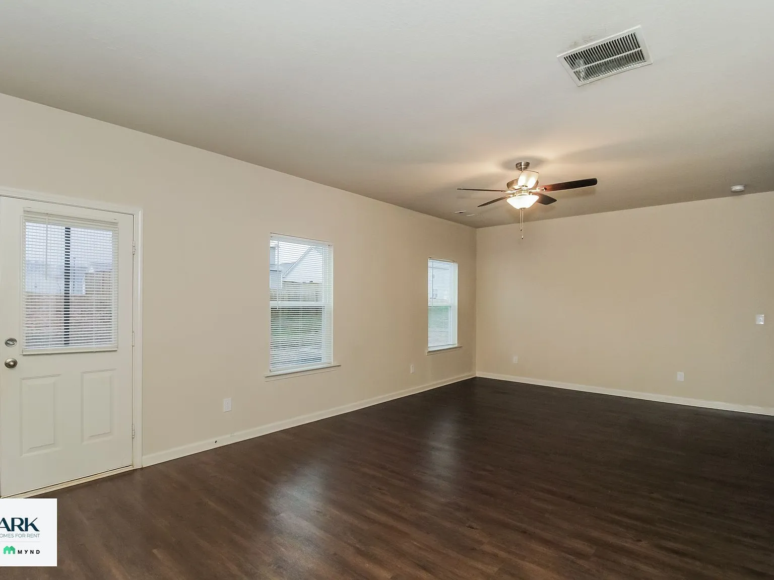3 bed, 2.0 bath, 1648 sqft, $2,019 — Photo 2