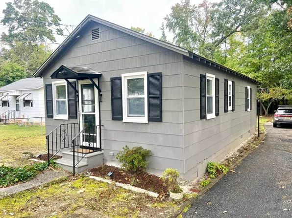 715 E Tampa Ave, Villas, NJ 08251