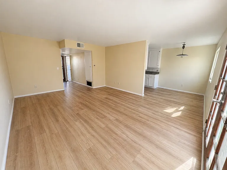 2434 Seawind Dr — Photo 3
