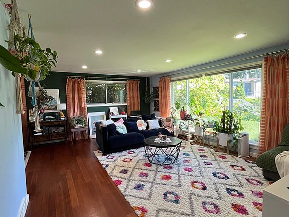 2nd image of 8618 NE 133rd St