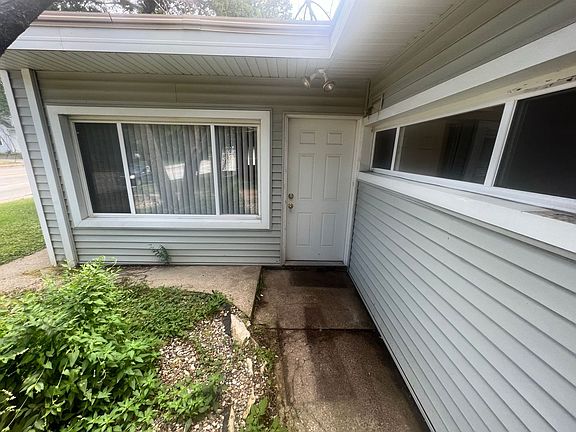 2nd image of 3226 Lincoln Way #0