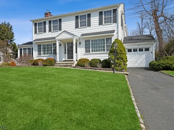 8 Dunnder Dr, Summit City, NJ 07901