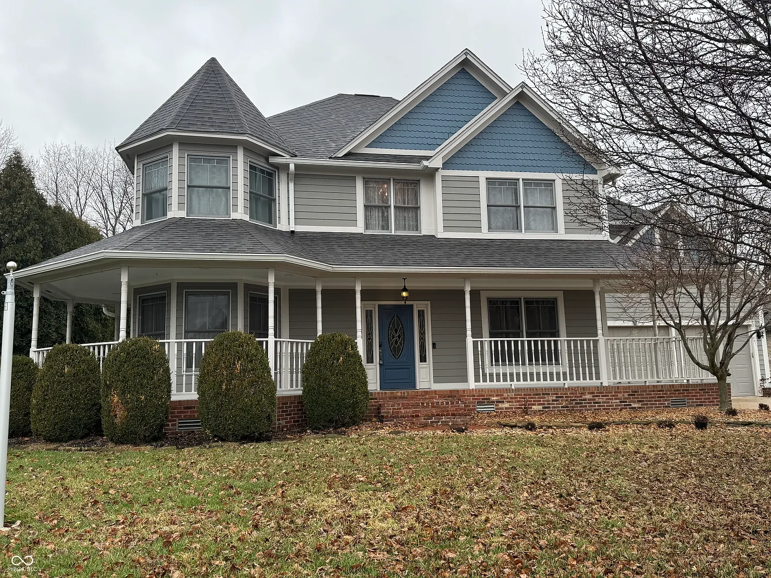 2428 Whispering Way photo 1
