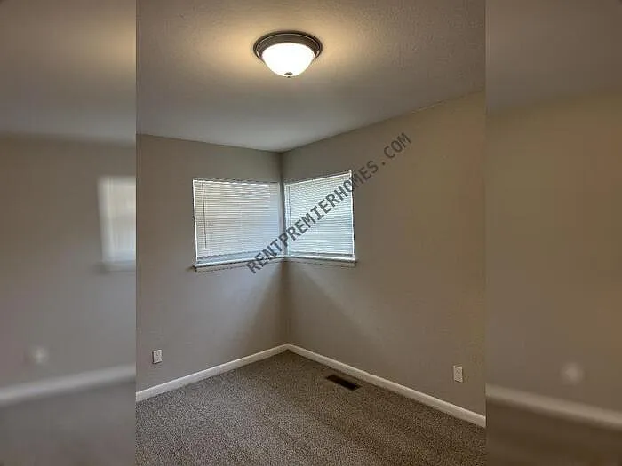 4406 NW 54th St — Photo 15