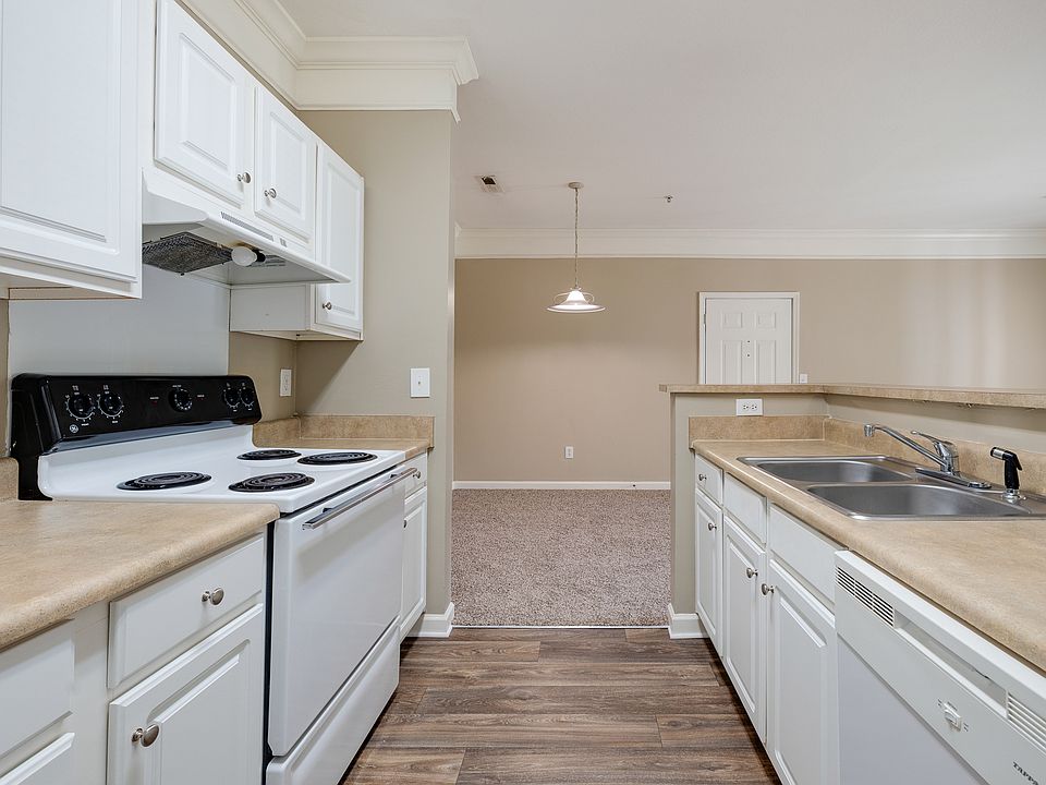 1st image of 1422 Club House Dr #H-103