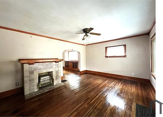 547 E Streicher St — Photo 14
