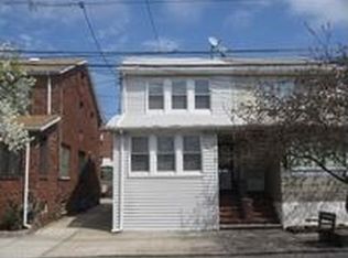 6121 63rd St, Middle Village, NY 11379