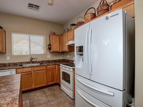4th image of 1525 S Cedar Dr