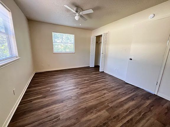 4th image of 450 Burleson St APT D