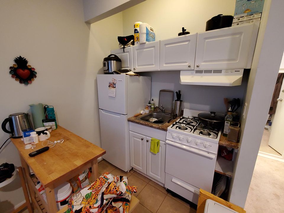 2nd image of 170 Saint Botolph St #12