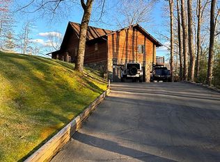 196 Hiddenwood Dr, Mountain City, TN 37683