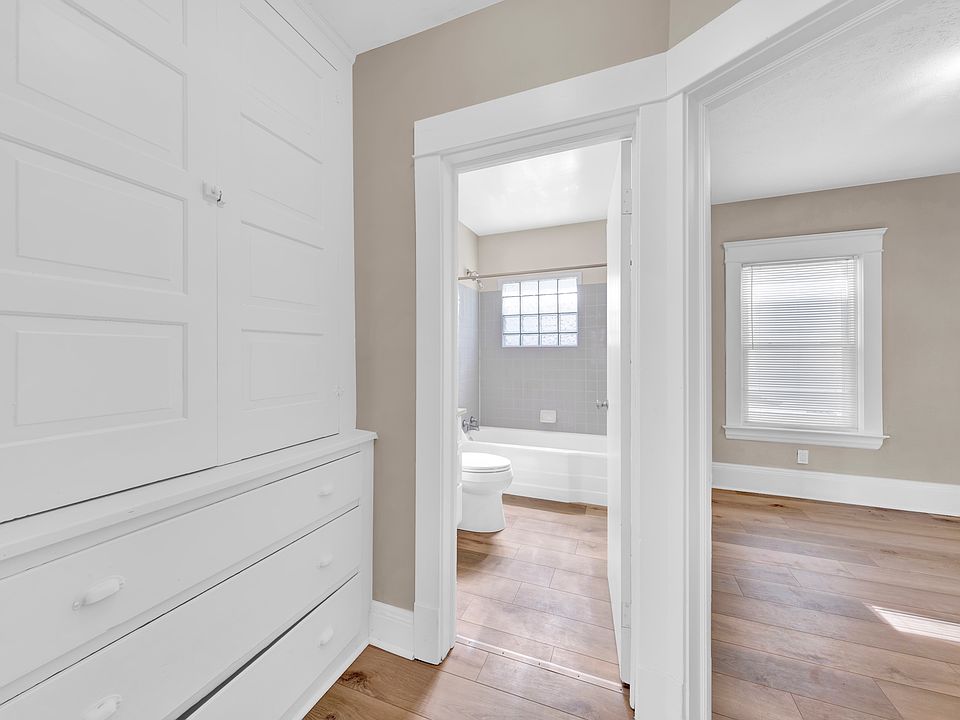 1st image of 1518 Ridgewood Ave #A