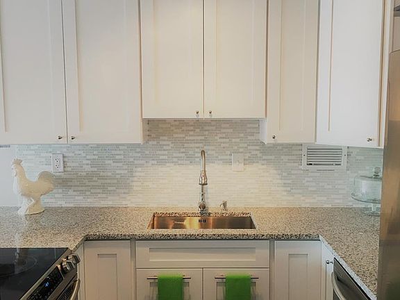 3rd image of 1121 N Albion St APT 608