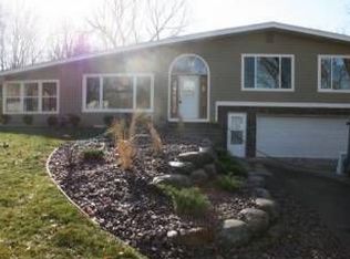 1601 Skyline Dr S, Burnsville, MN 55337