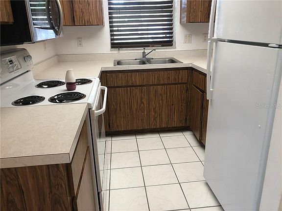 4th image of 1058 N Jefferson Ave
