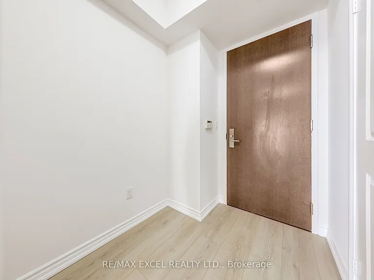 386 Yonge St #4904 — Photo 14