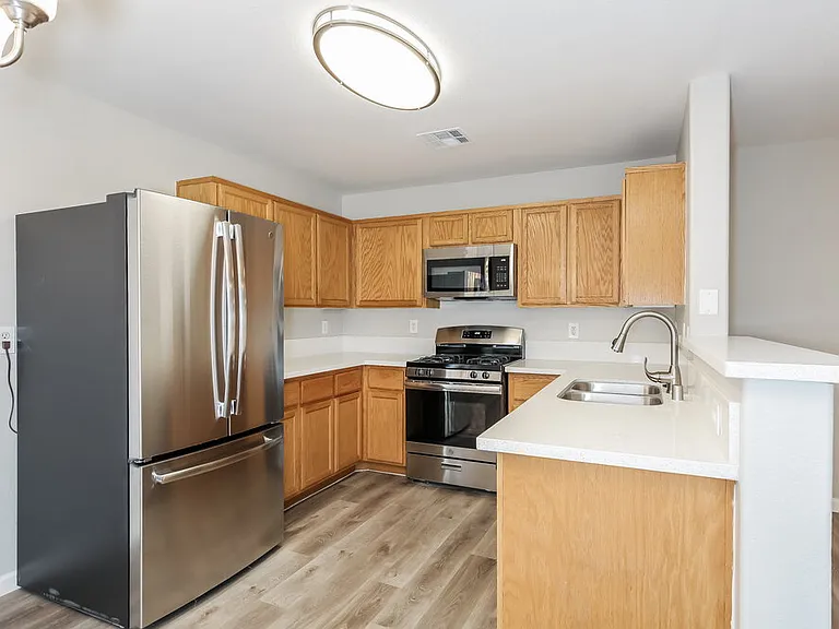 5014 Sapphire Light St — Photo 7