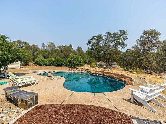 3rd image of 20161 High Meadow Dr