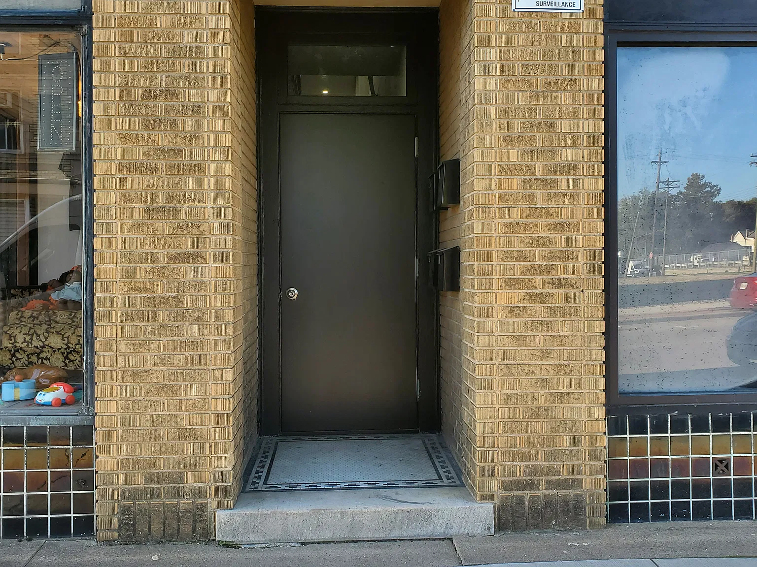2 bed, 700 sqft, $950 — Photo 2