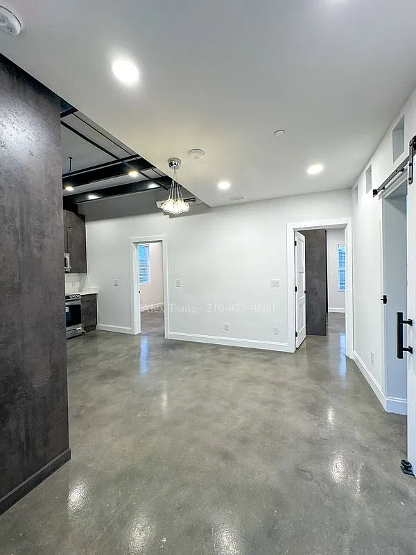 2 bed, 2.0 bath, 1051 sqft, $1,875 — Photo 3
