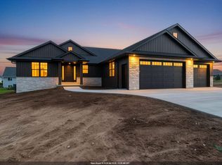 2761 Stelor Dr, Green Bay, WI 54311