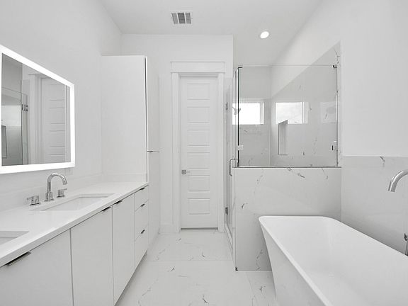 4th image of 4608 Coke St
