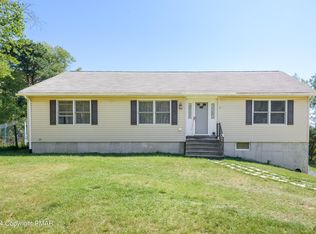 2214 Yellowstone Dr, Blakeslee, PA 18610