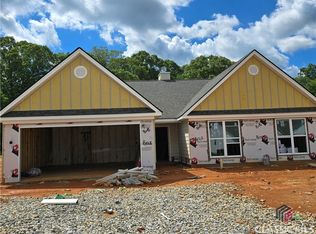 176 Lake Meadows Dr, Winder, GA 30680