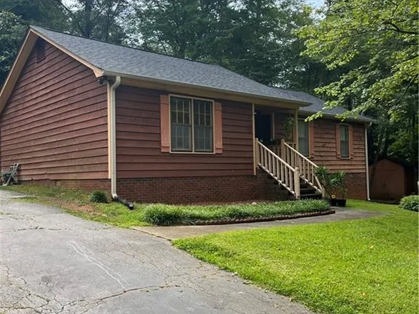 5061 Hutchins St, Winston Salem, NC 27106