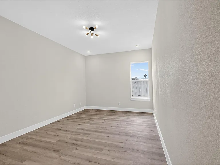 5906 Saint Augustine St #F — Photo 23