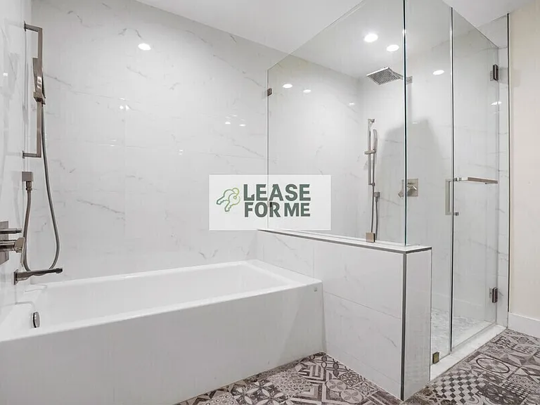 848 S Mariposa Ave #702 — Photo 6