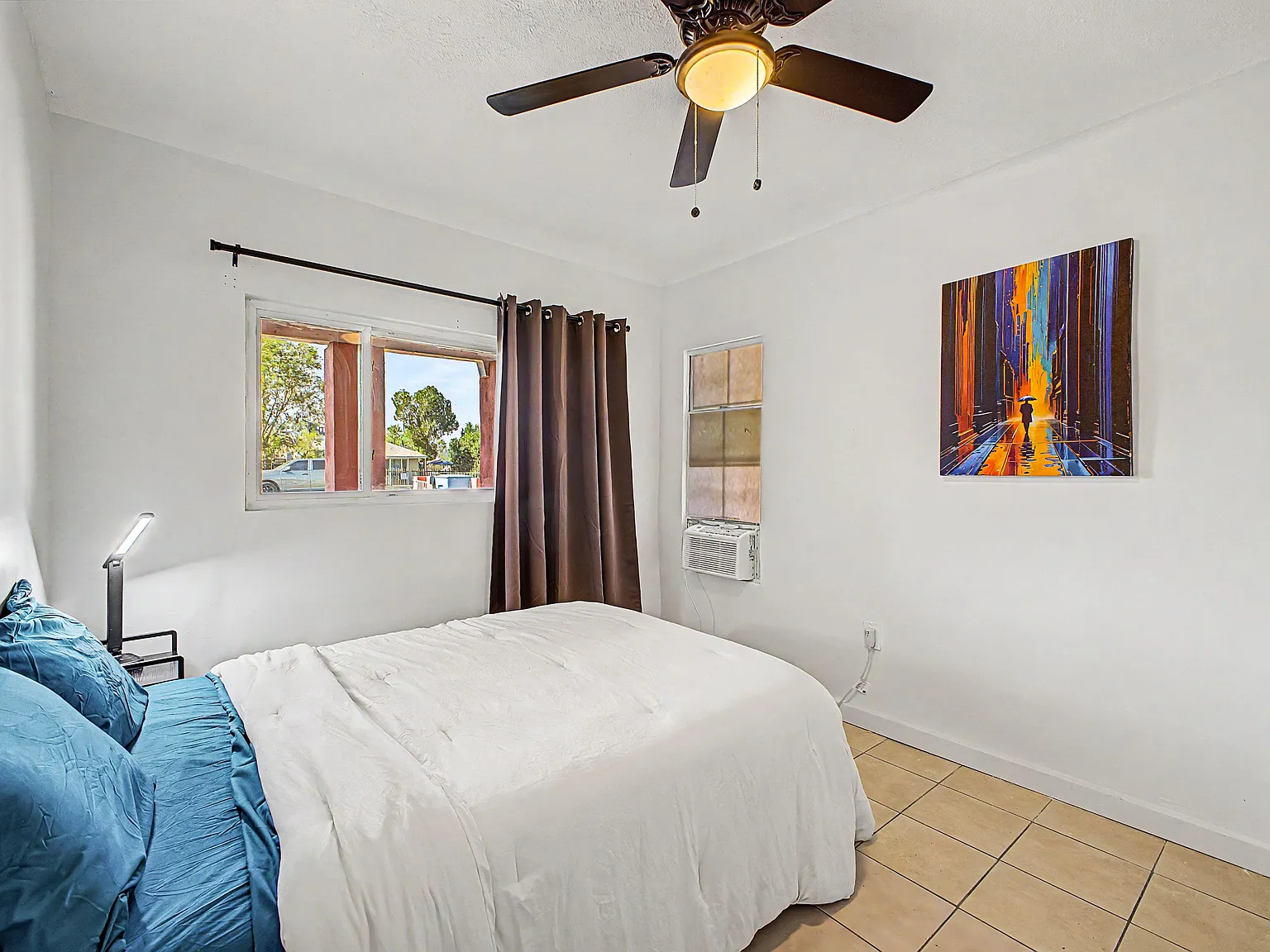 4 bed, 3.0 bath, 1600 sqft, $754 — Photo 1