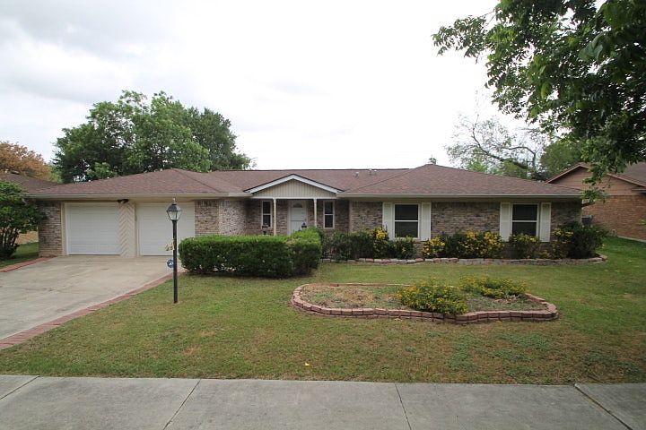 1st image of 419 Carothers St