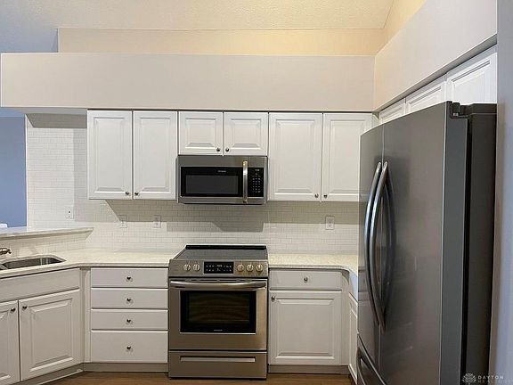 3rd image of 93 Villa Pointe Dr