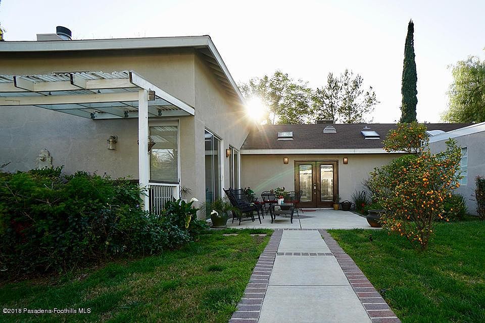 1st image of 10589 Art St