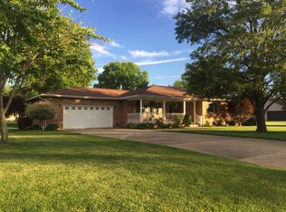 1408 N Fairway Dr, Robinson, IL 62454