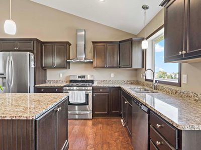 1363 Ridge Ln, Shakopee, MN, 55379