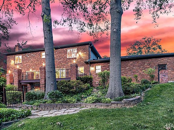 5th image of 883 Amersham Dr