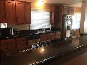3 bed, 2.0 bath, 1640 sqft, $2,650 — Photo 4