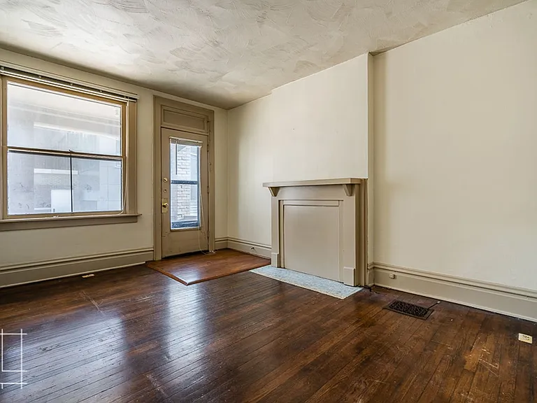 35 Lundy St. — Photo 3