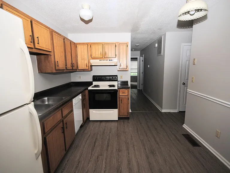 620 Oak Park Blvd #204 — Photo 33