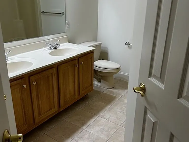 527 Oak Hill Ln — Photo 10